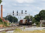 NS 7123 leads train E39 past the signals